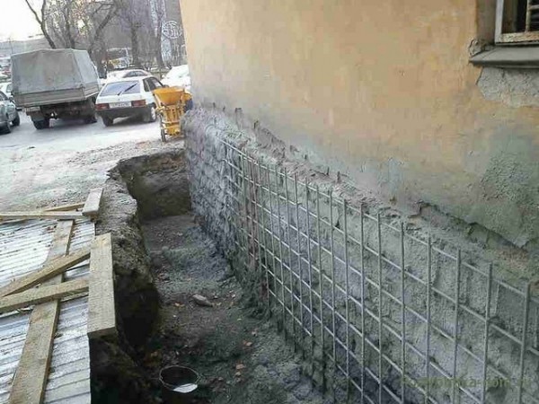 Вы сейчас просматриваете Как укрепить старый свайный фундамент. Как укрепить фундамент из бетона? Усиление фундамента с помощью установки свай.
