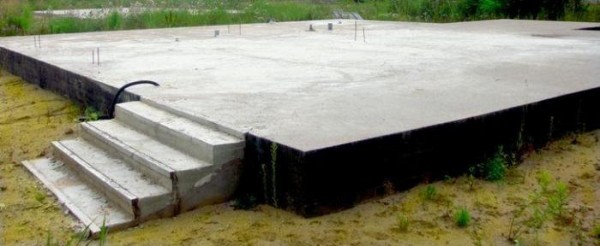 Котлован под фундаментную плиту. Песчаная подушка под фундаментную плиту: описание и фото. Роль песчаной подушки6