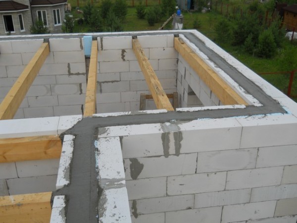 Построить дом из газобетона толщина стен 300. Толщины стен дома из газобетонных блоков23