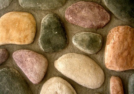 Природный камень для облицовки цоколя. Видео — Мастер-класс по облицовке фасада натуральным камнем. С чем можно сочетать природный агломерат для отделки цоколя.0